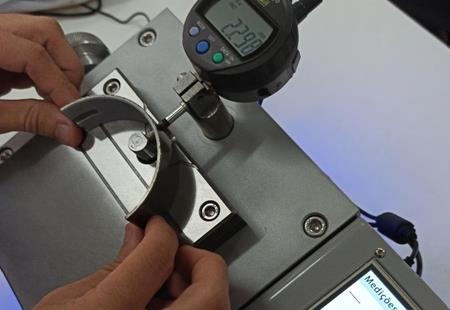 imagem MEDIDOR SEMIAUTOMÁTICO DE BRONZINAS